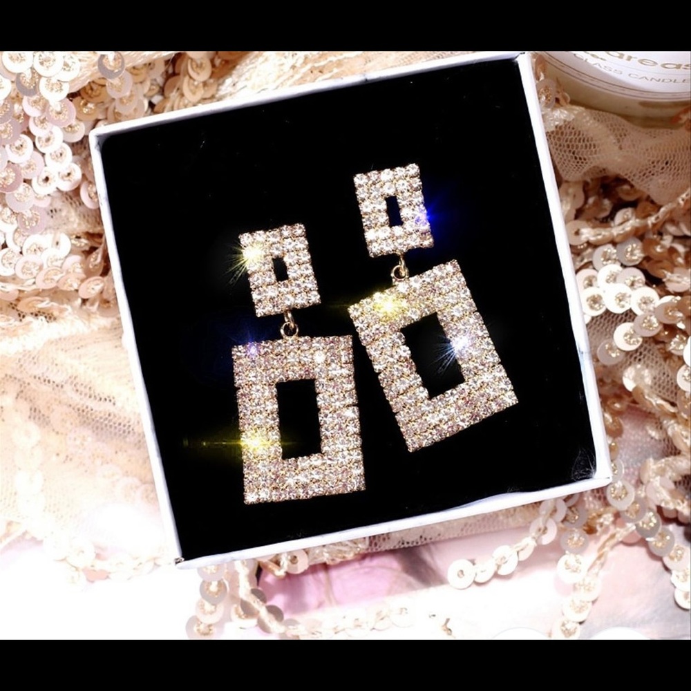 New Silver Sparkly Contemporary Silver Diamond Earrings